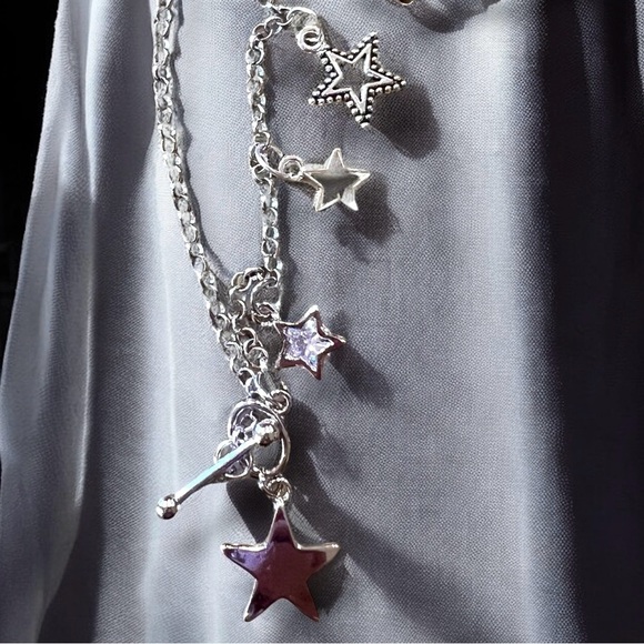 Chic Silver toned Star Necklace with cubic zirconia star toggle closure 16” - Picture 10 of 17
